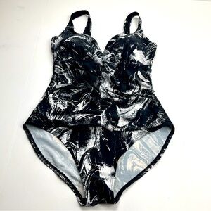 Swimsuits for All Black‎ White One Piece Swimsuit Ruffle Size 16 Bathing Summer